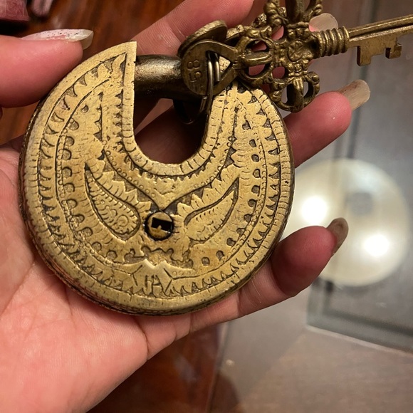 COPY - Brass padlock ( Ganesh Sarasoti) - Picture 2 of 7